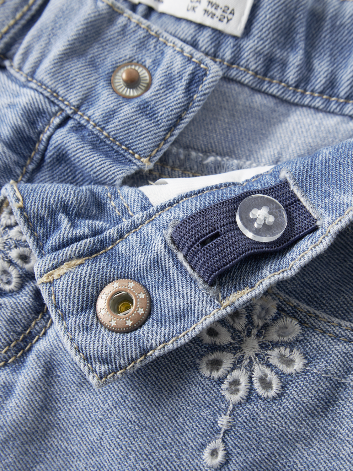model_shot-front_full